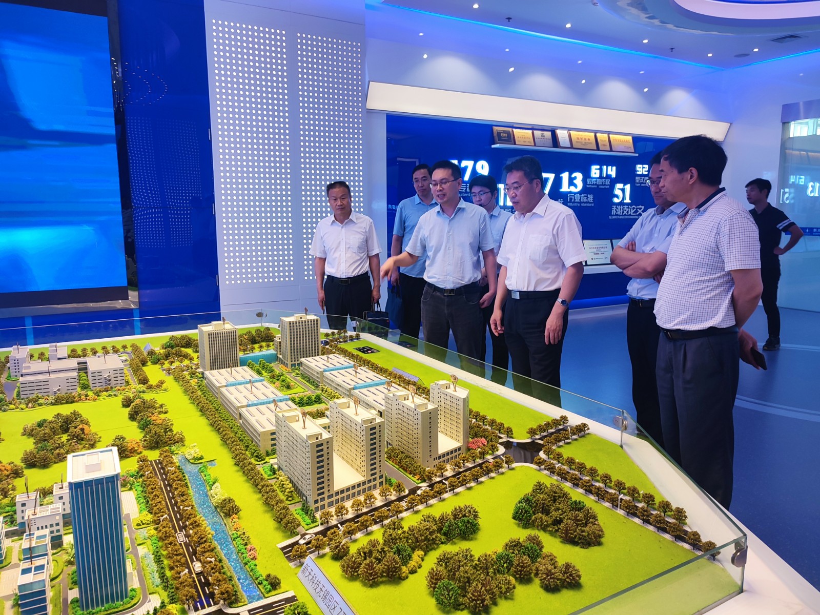 1688088549408.jpg 278947757.jpg