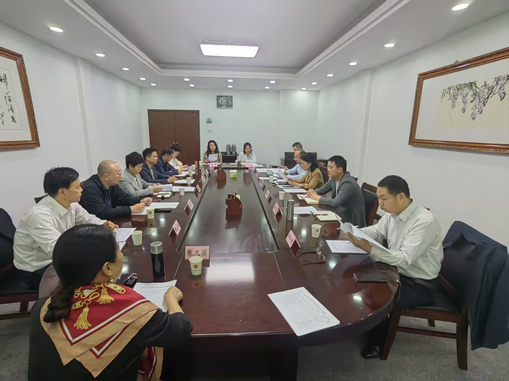            联络委召开专题座谈会        