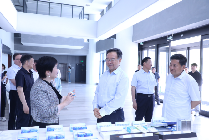 市领导调研“豫事好商量·郑在协商”委员联络站(工作室)建设工作